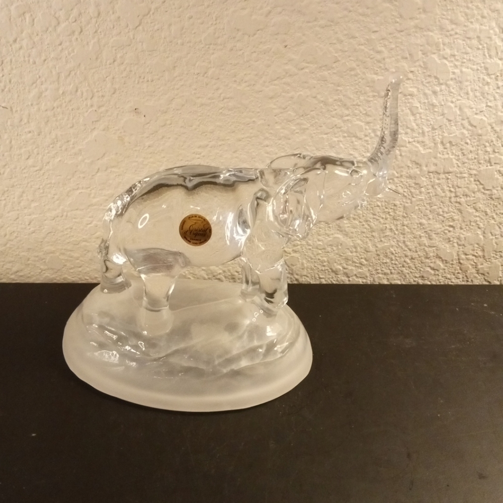 GORGEOUS Cristal D Arques France 6" Crystal Trunk-up Elephant Figurine